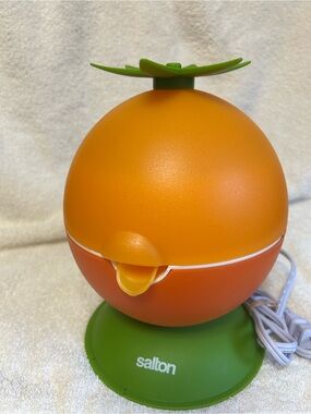 Vintage Salton Orange Citrus Juicer with Green Base